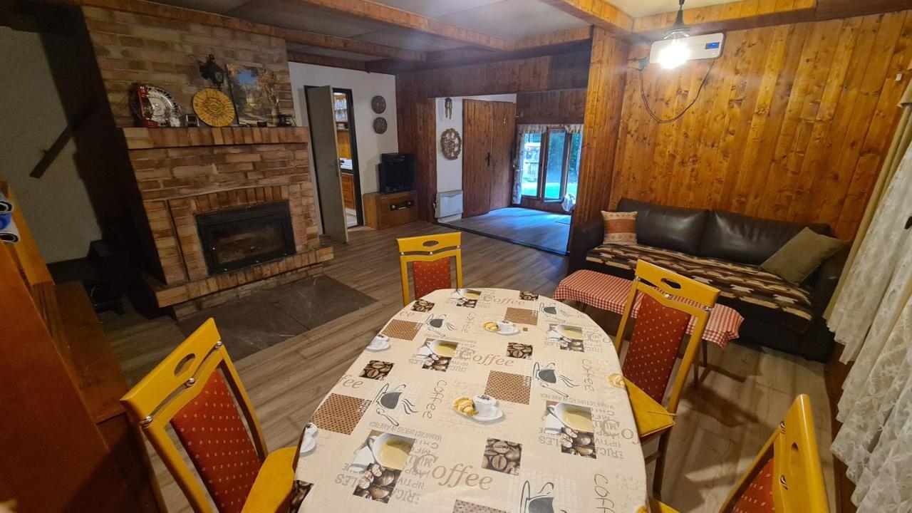 Slovak Cottage Near Bratislava In The Heart Of The Carpathians モドラ エクステリア 写真