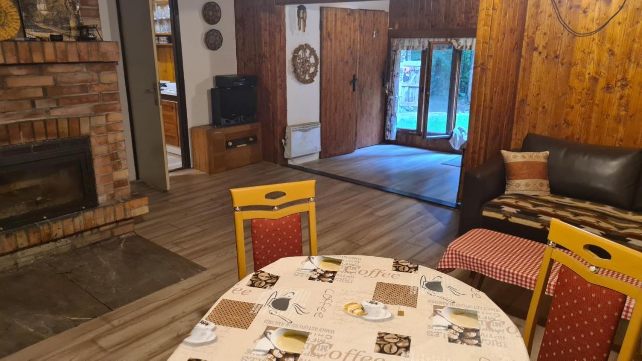 Slovak Cottage Near Bratislava In The Heart Of The Carpathians モドラ エクステリア 写真